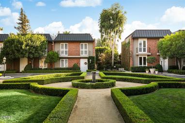S. Orange Grove Townhome at Cravens Court Sold